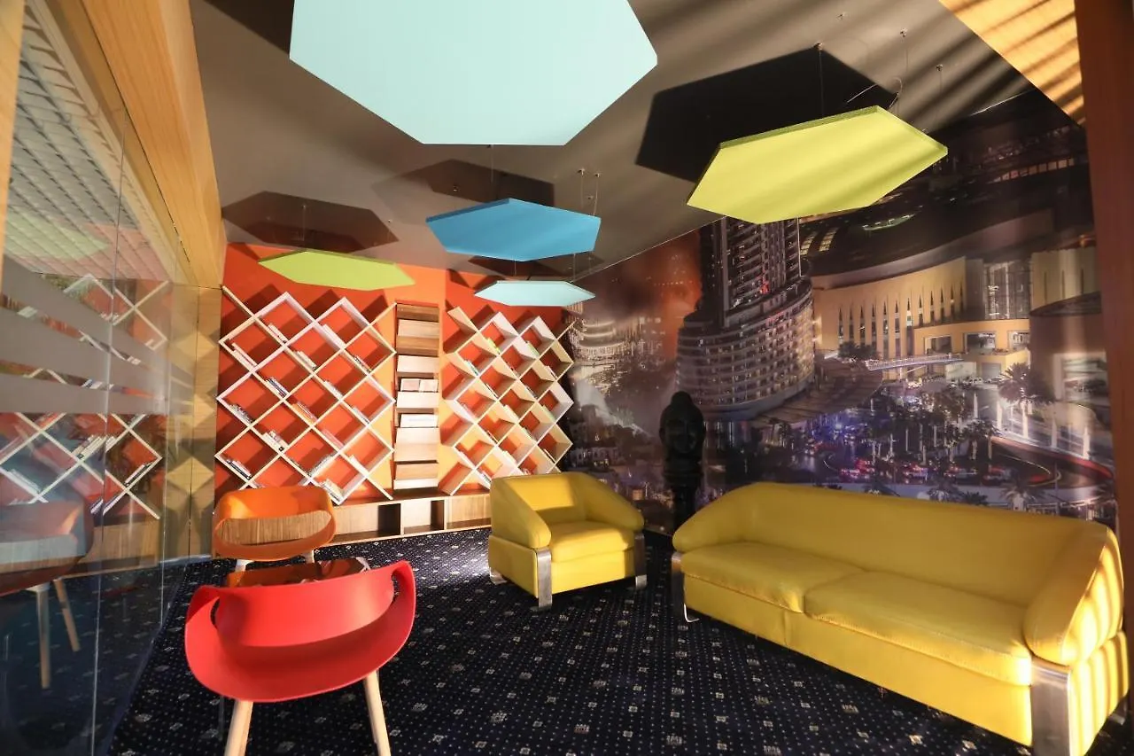 Sky Suites Γκουργκάον Ινδία