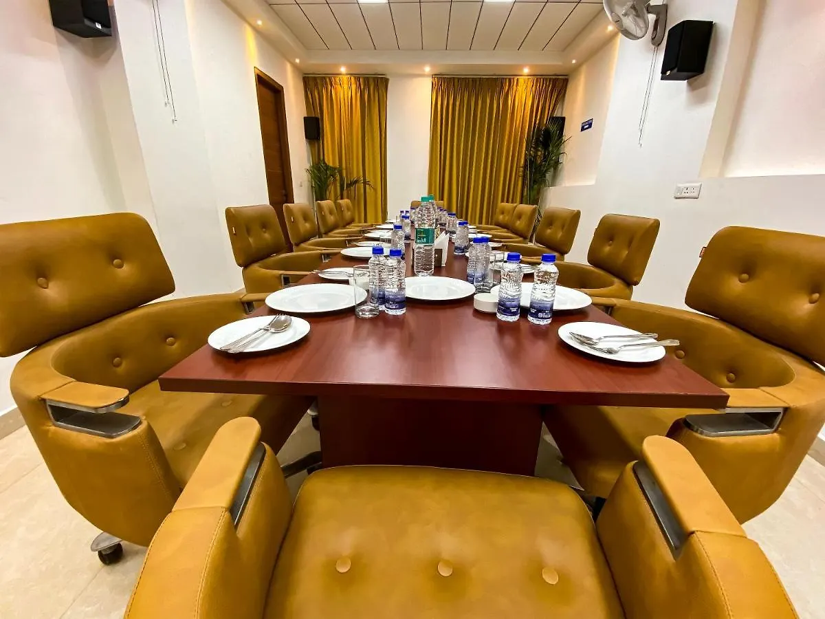 Ξενοδοχείο Sky Suites Γκουργκάον