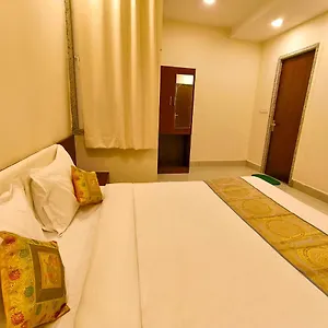 Hotel Veer Palace Near Udaipole